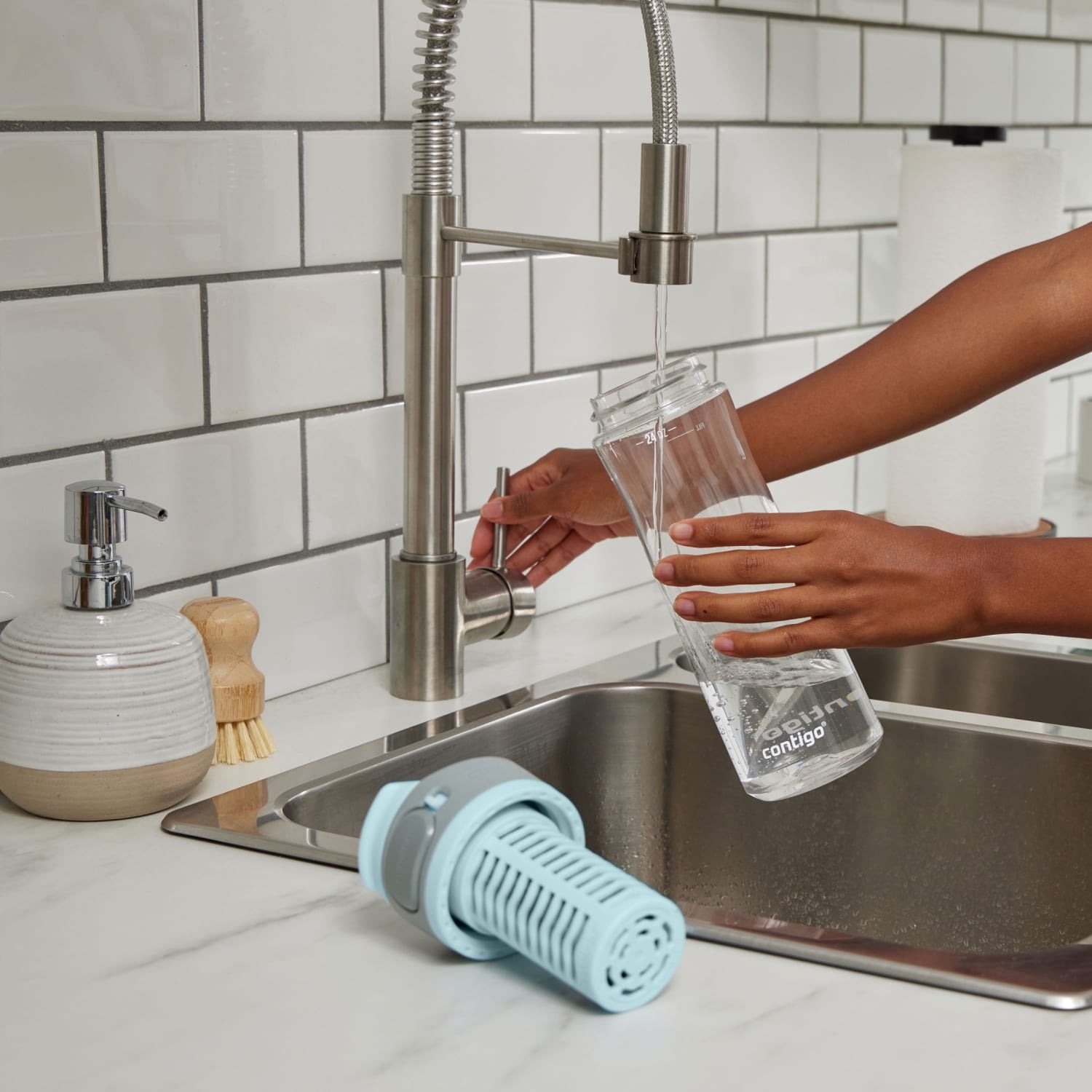 Contigo Clybourn Plastic FreeFlow Filter Water Bottle with AUTOSEAL Lid 24 oz., Salt, with Replacable Filter - WVX7