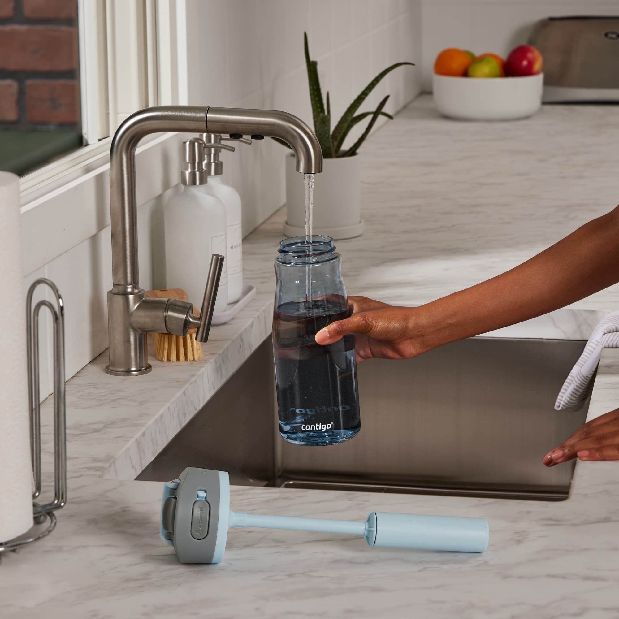 Contigo Wells Plastic Filter Water Bottle with AUTOSPOUT Straw Lid, 32 oz., Dark Ice - 8WGV