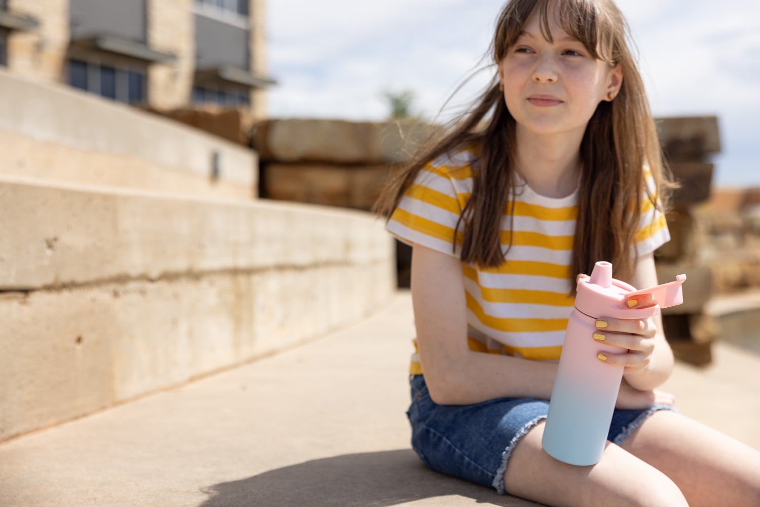 Simple Modern 18 fl oz Insulated Stainless Steel Summit Water Bottle with Covered Silicone Straw Lid | Sweet Taffy - 28S2