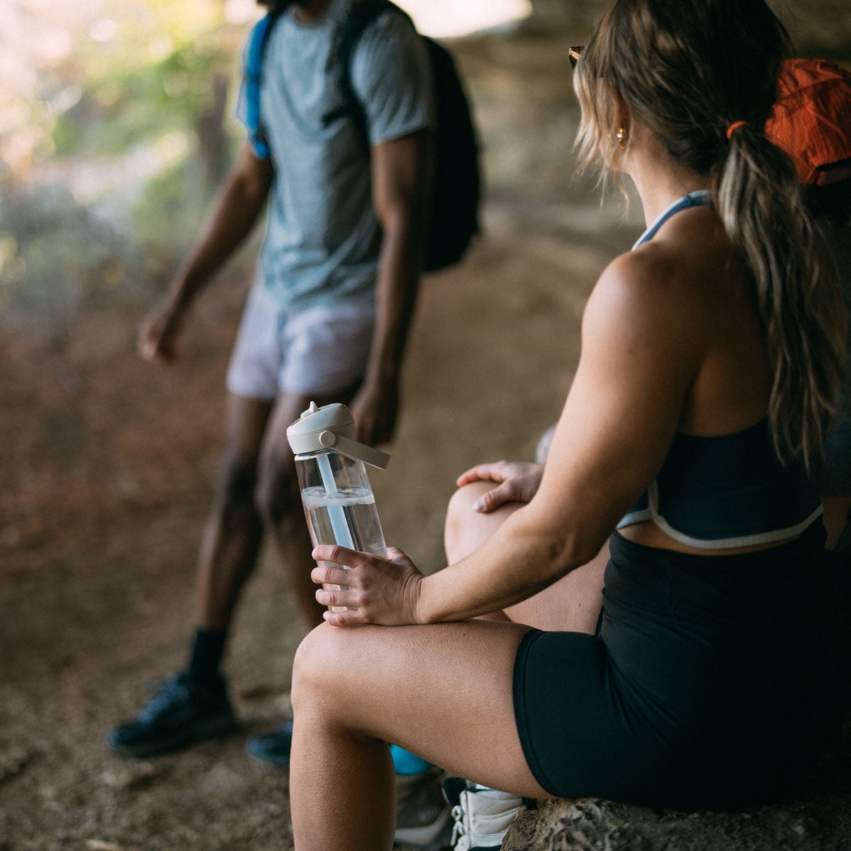 Camelbak Thrive Chug Water Bottle 32oz, Charcoal - VJWS